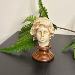 Benacchio porcelain mini bust numbered art sculpture